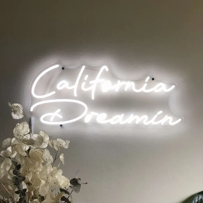 California Dreamin   Neon Sign